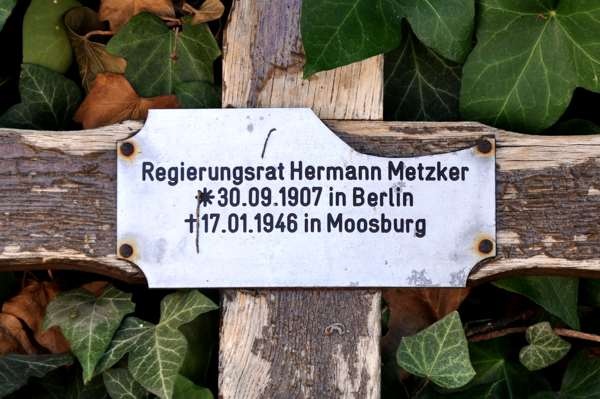 Friedhof Moosburg: Hermann Metzker *1907 1946