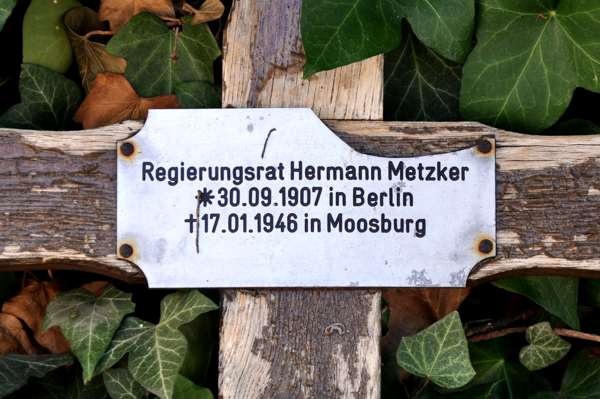 Friedhof Moosburg: Hermann Metzker *1907 �1946