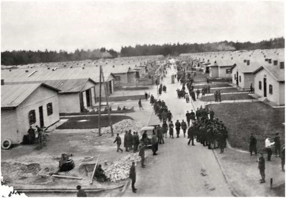 Moosburg StalagVII A, Frhjahr 1940 Haupt-Lagerstrasse nach Osten