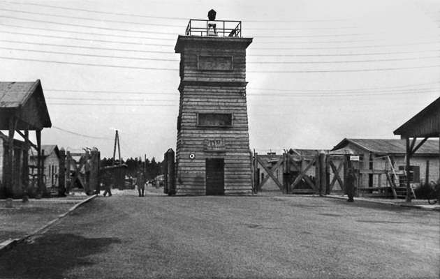 Hauptwachturm Nr. 1, einziger Zugang/Zufahrt zum Lager (heute Neustadt / Sudetenlandstrasse)