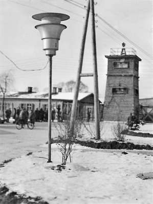 Stalag VII A, Wachturm und Lautsprecher