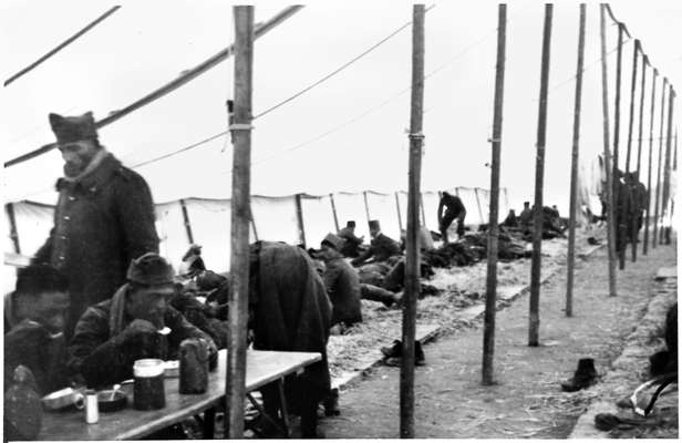 Moosburg Stalag VII A, Blick in ein berflltes Zelt
