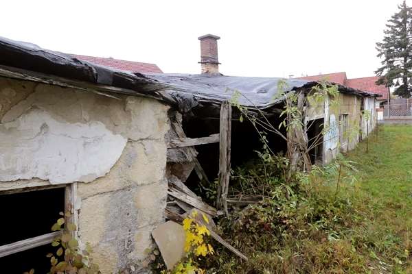 2020, die Sabathiel Baracke in erb�rmlichen Zustand