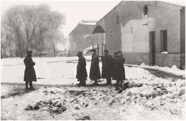 Moosburg Stalag VII A, 1944, Kriegsgefangene bei Arbeiten in der Nettolin-Fabrik