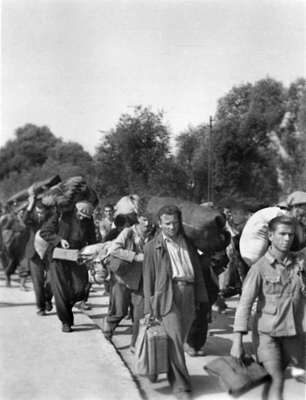 Moosburg Stalag VII A Juli 1944 - gefangene griechische und albanische Freiheitsk�mpfer werden interniert