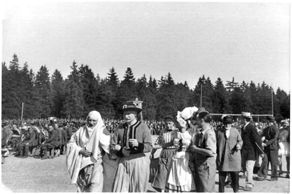 Moosburg Stalag VII A, lustiger Umzug bei Sportfest im Lager
