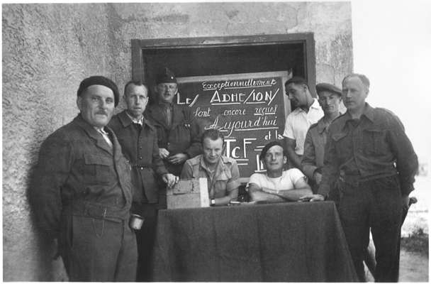 Moosburg Stalag VII A, franz�sische Kriegsgefangene, Bild beschriftet mit Ausstellung