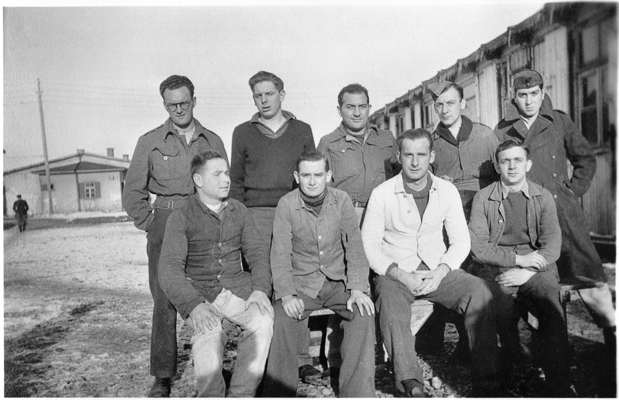 Moosburg Stalag VII A, Sanit�tspersonal, verschiedene Nationalit�ten