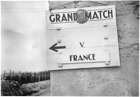 Moosburg Stalag VII A, Hinweistafel zu sportlichem Wettkampf mit Franzosen, 1943