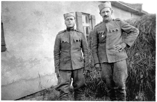 Moosburg Stalag VII A, Serben in Uniform