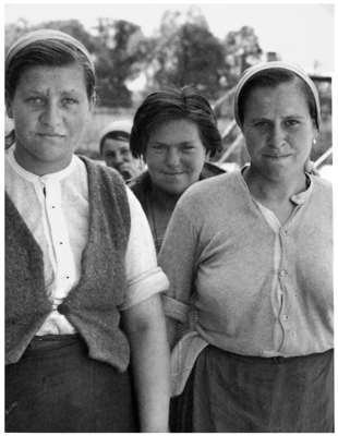 Moosburg Stalag VII A Januar 1944 - Frauen und M�dchen aus Serbien