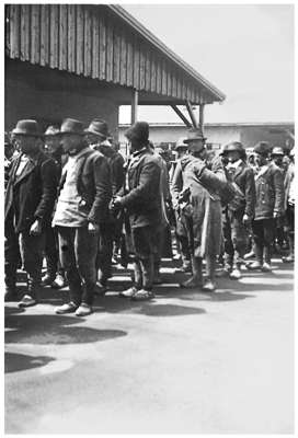 Moosburg Stalag VII A Dezember 1943 - Bandenk�mpfer aus Jugoslawien und Balkanl�ndern
