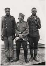 Kriegsgefangene, Lagerinsassen mit Bewacher