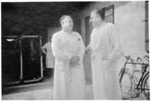 Stalag VII A, Stabsarzt Dr. Keis (links) und Stabsarzt Dr. Hansel